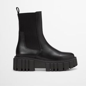 Women's Black Chunky Chelsea Boots